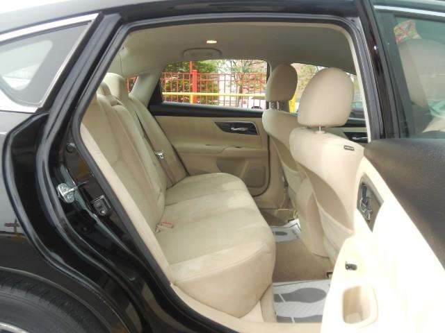 2014 Nissan Altima 2.5 SV 4dr Sedan